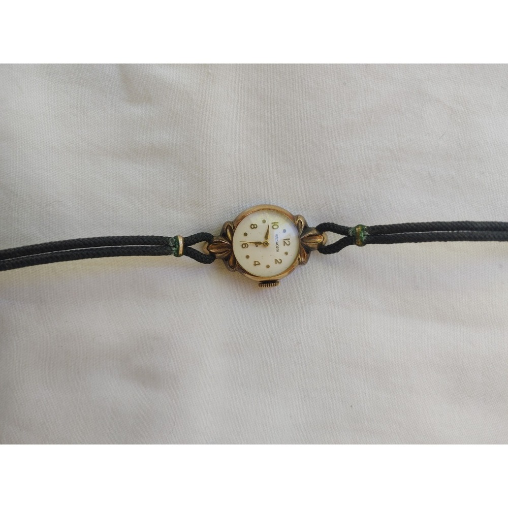 Wadsworth Vintage Gold Tone Round Analog Women's Wristwatch Black Cord Band